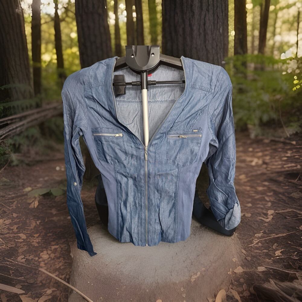 GUESS Denim Blue Zip-up Front Long Sleeve Shirt Size Small NWOT